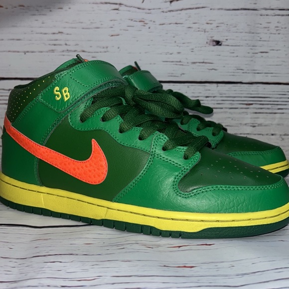 nike dunk sb mid watermelon